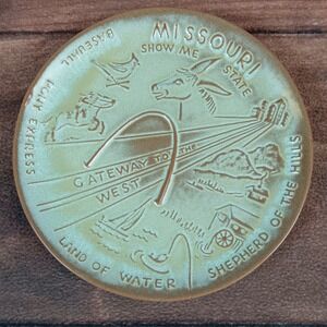 Frankoma Pottery Missouri State Souvenir Plate Celadon Green Gateway Arch